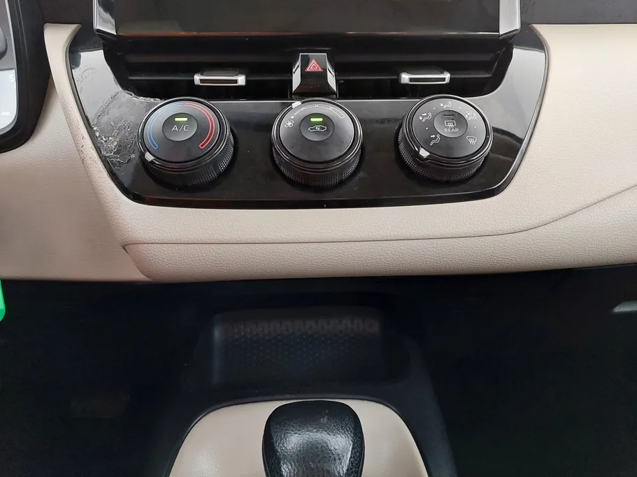 2024 تويوتا Corolla XLI 