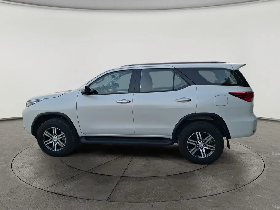 2023 Toyota Fortuner VX 