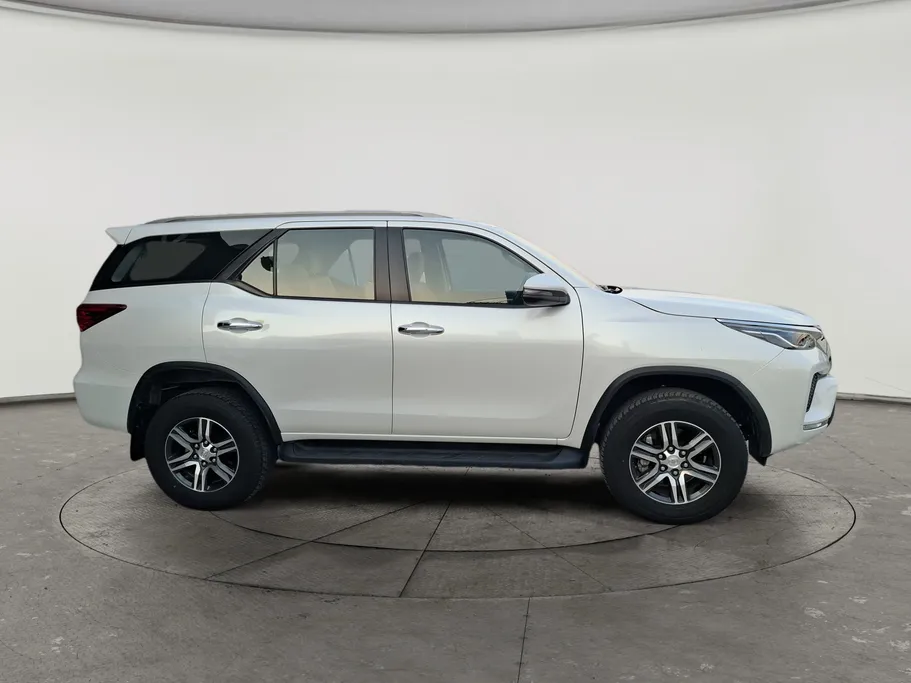 2023 Toyota Fortuner VX 