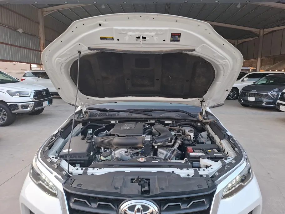 2023 Toyota Fortuner VX 