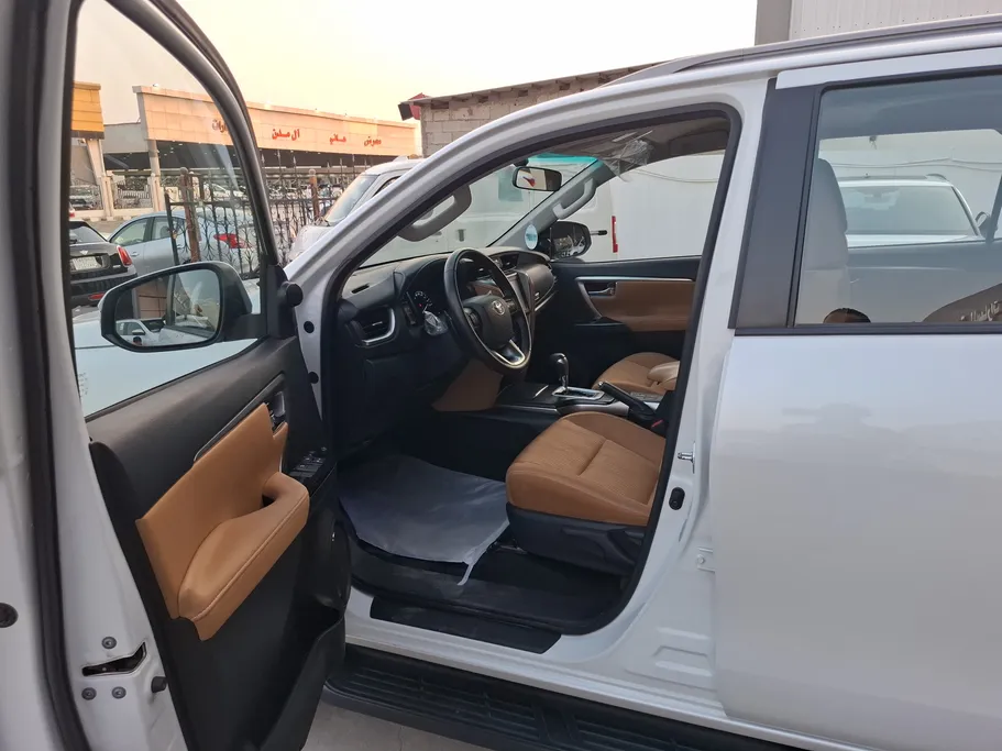 2023 Toyota Fortuner VX 