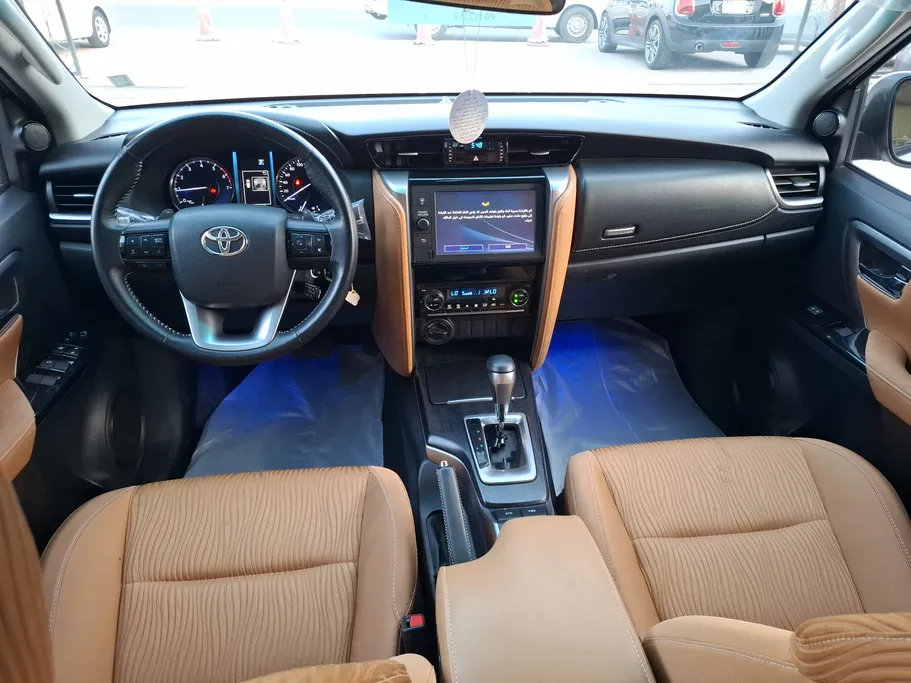 2023 Toyota Fortuner VX 