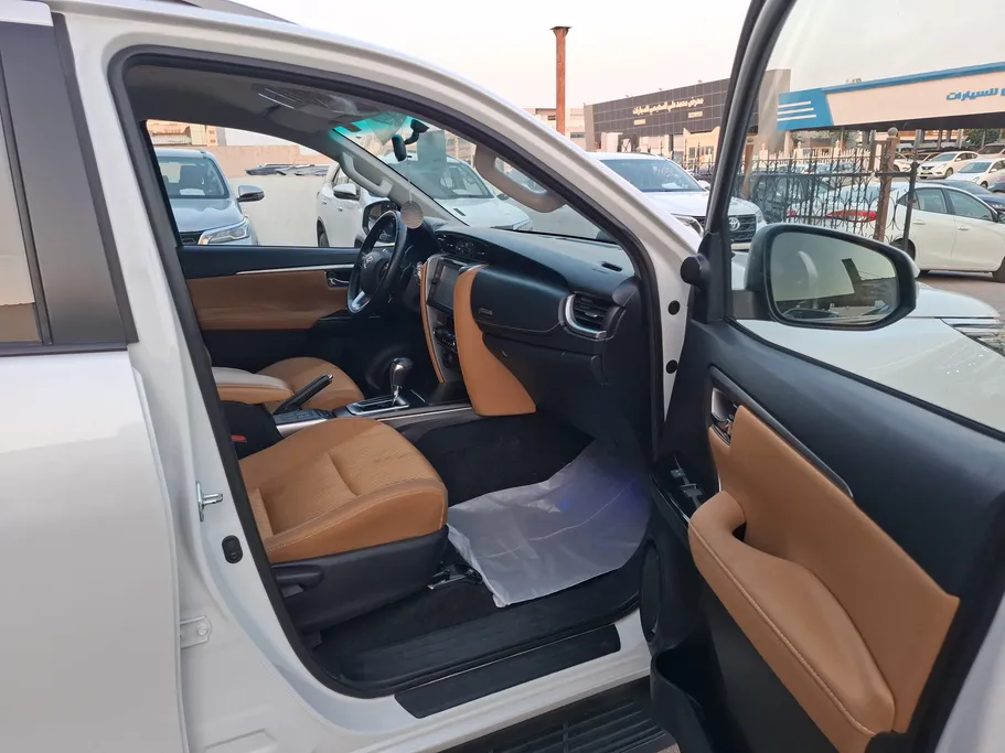 2023 Toyota Fortuner VX 