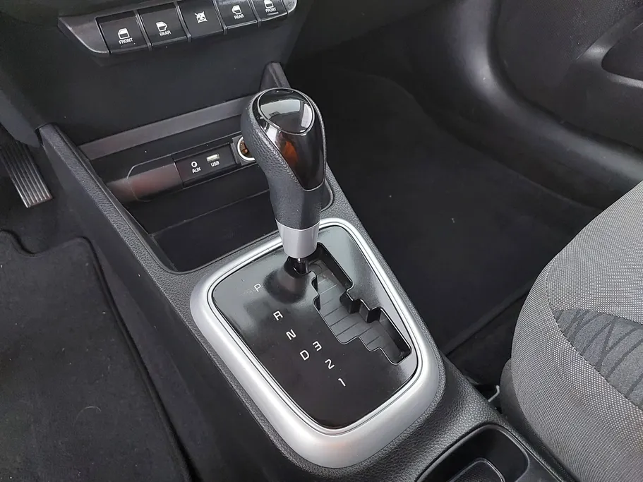 2022 Kia Pegas LX 