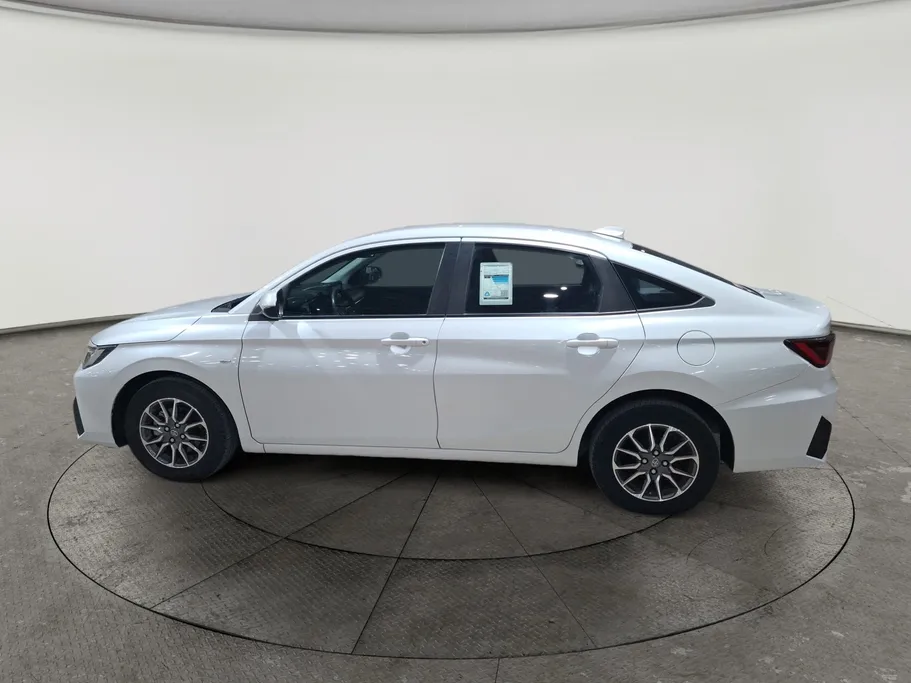 2023 Toyota Yaris  Y 