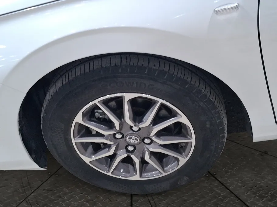 2023 Toyota Yaris  Y 