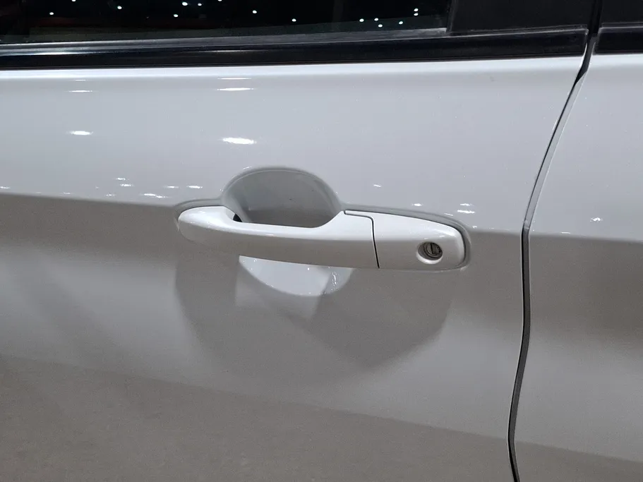 2023 Toyota Yaris  Y 