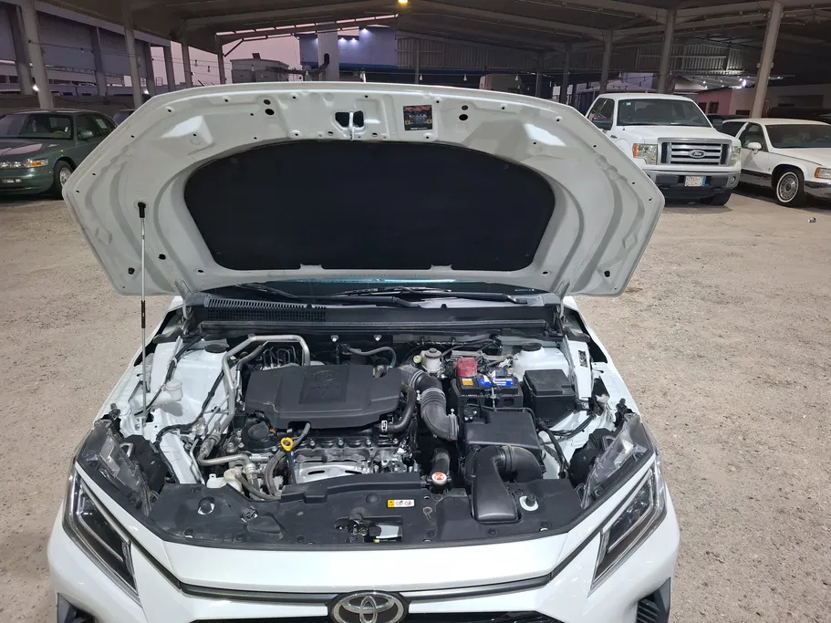 2023 Toyota Yaris  Y 