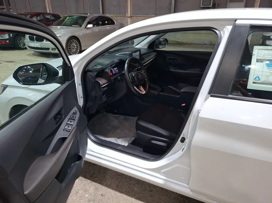 2023 Toyota Yaris  Y 