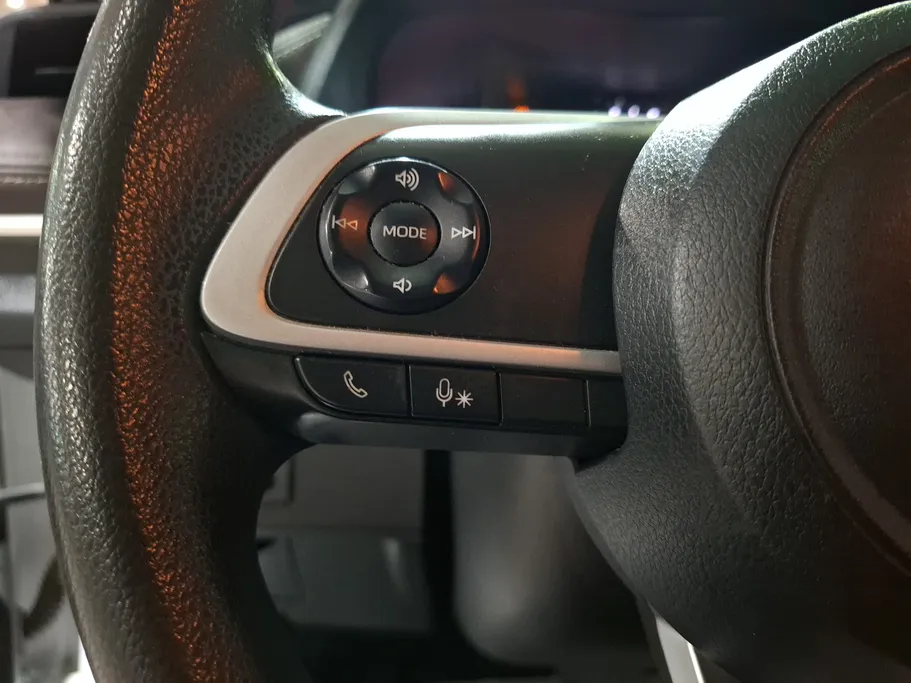2023 Toyota Yaris  Y 
