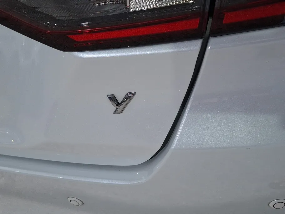 2023 Toyota Yaris  Y 