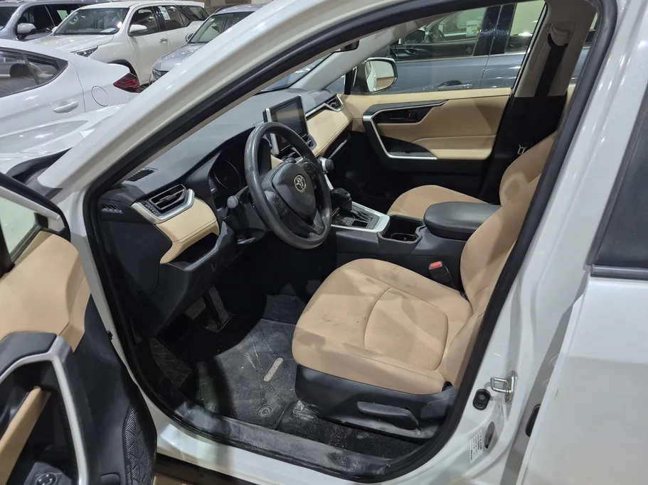 2023 Toyota RAV4 LE 