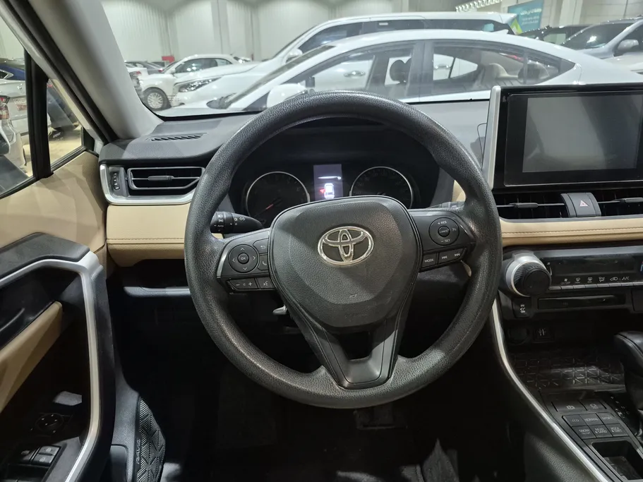2023 Toyota RAV4 LE 