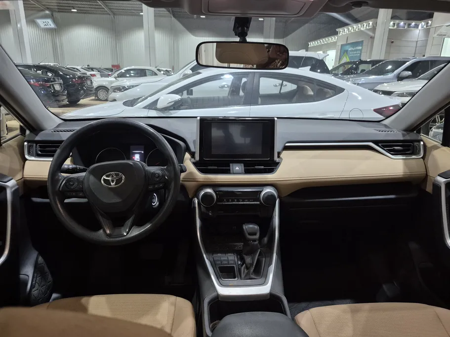 2023 Toyota RAV4 LE 