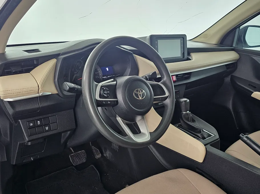 2024 Toyota Yaris  Y 