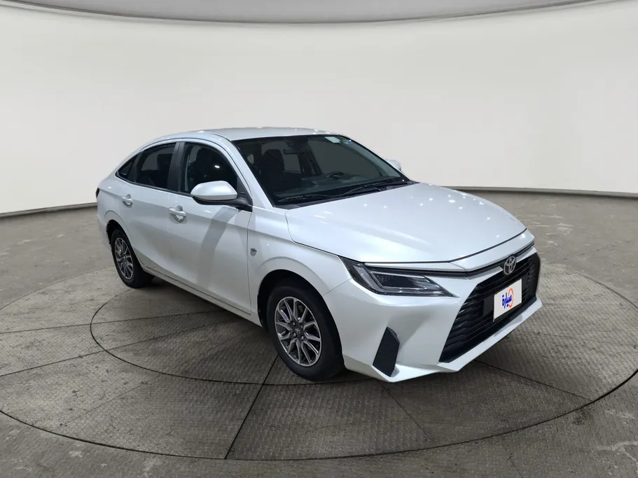 2024 Toyota Yaris  Y 
