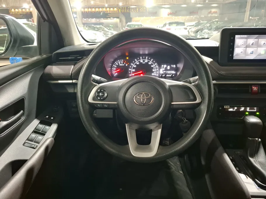 2024 Toyota Yaris  Y 