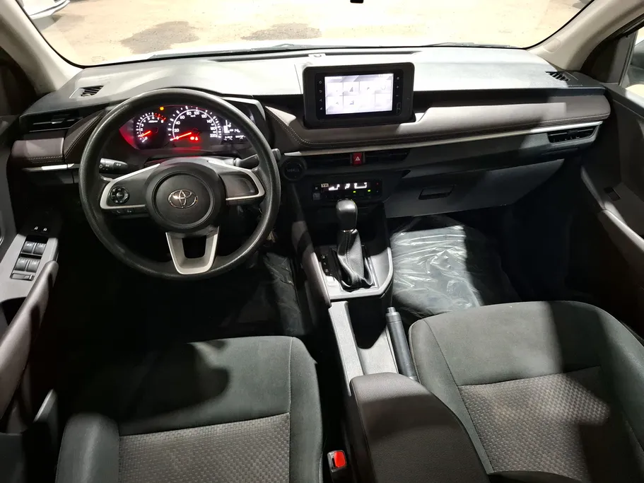 2024 Toyota Yaris  Y 
