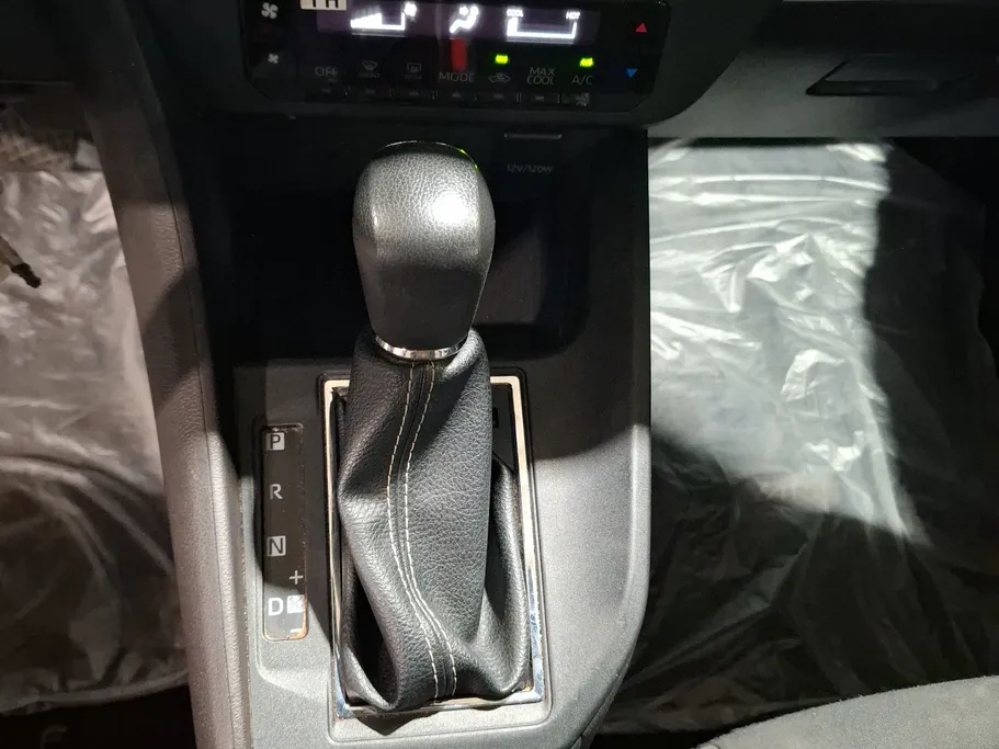 2024 Toyota Yaris  Y 