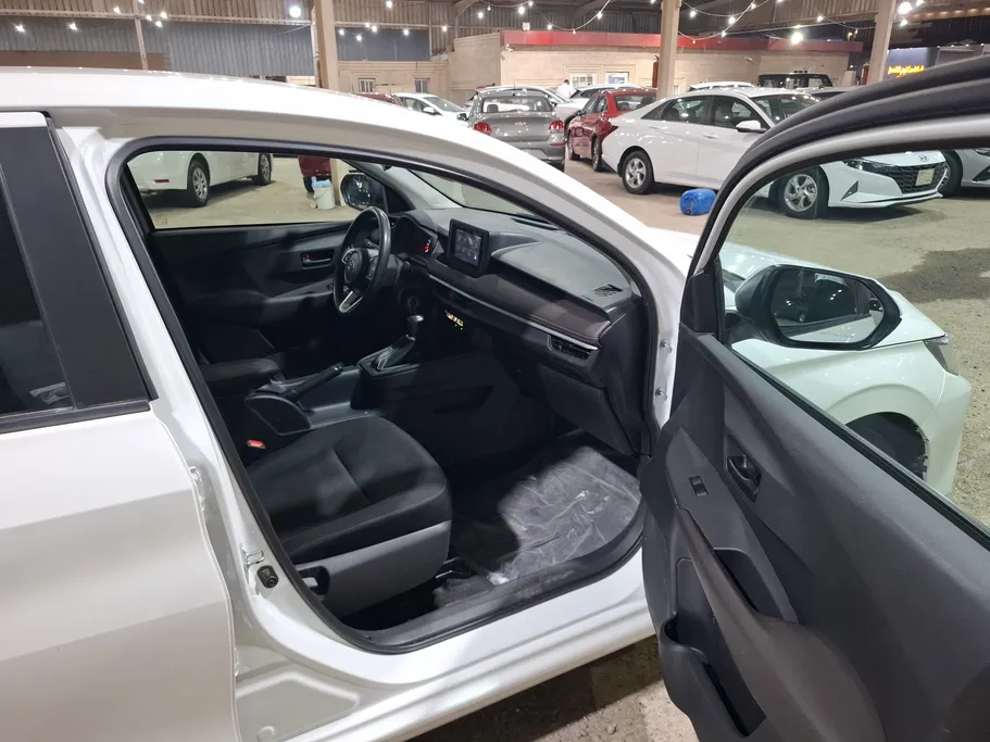 2024 Toyota Yaris  Y 