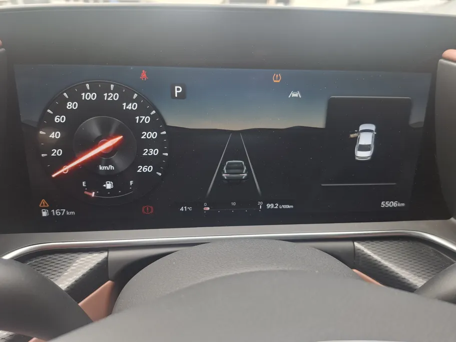 2025 Genesis G90 Platinum 
