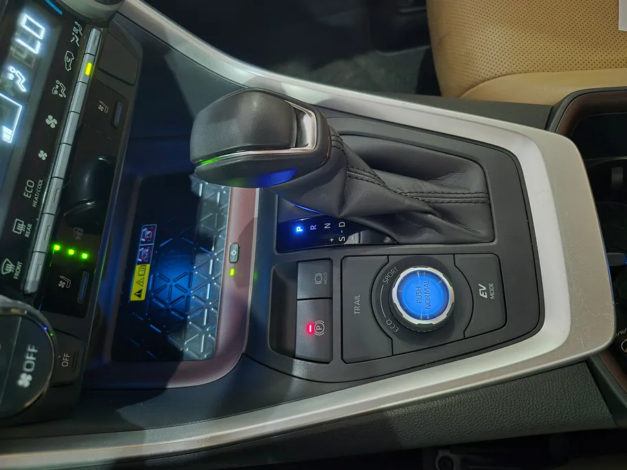 2024 Toyota RAV4 AD HEV 