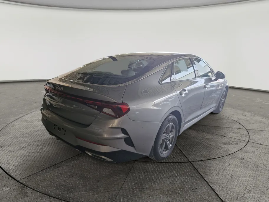2023 Kia K5 GL 