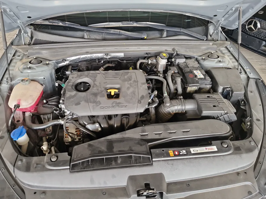 2023 Kia K5 GL 
