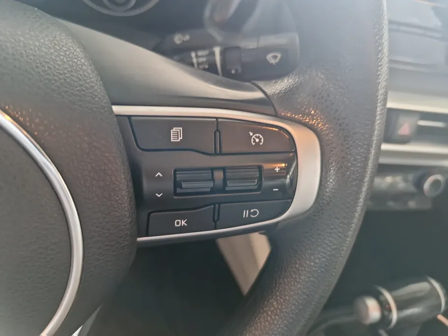 2023 Kia K5 GL 