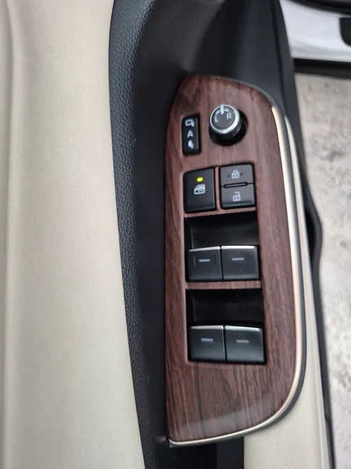 2025 Toyota Crown Premium 