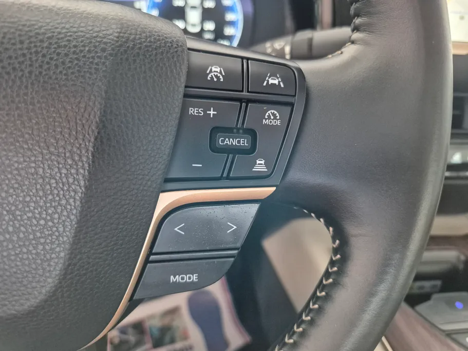 2025 Toyota Crown Premium 