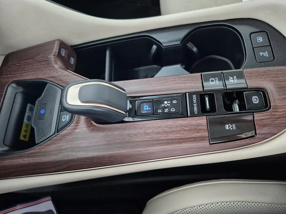2025 Toyota Crown Premium 