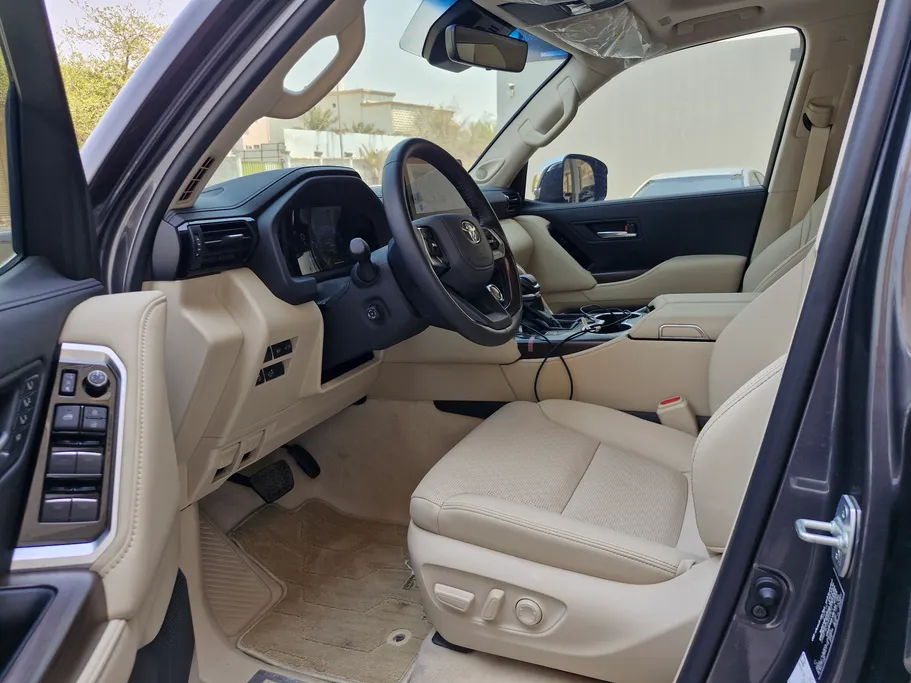 2025 Toyota Land Cruiser VX.E 