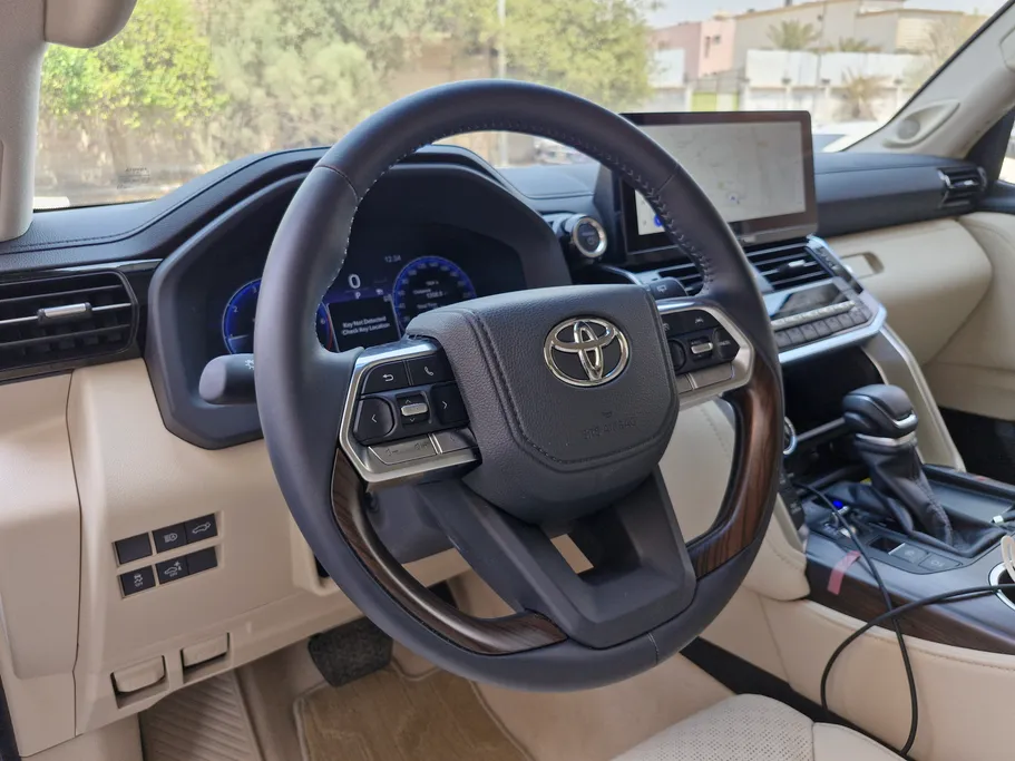 2025 Toyota Land Cruiser VX.E 