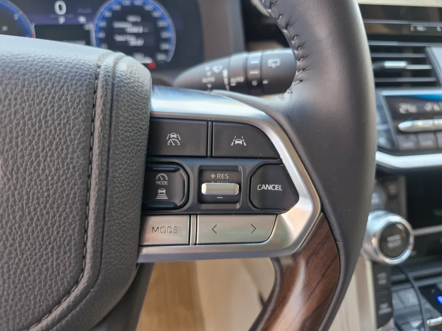 2025 Toyota Land Cruiser VX.E 