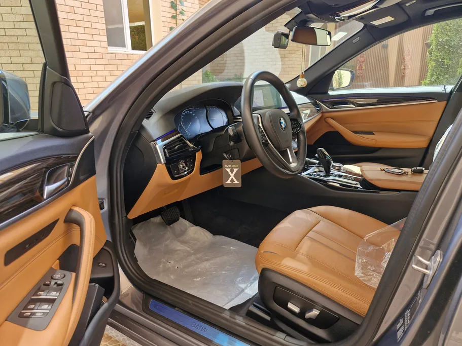 بي ام دبليو الفئة الخامسة 520i 2021 