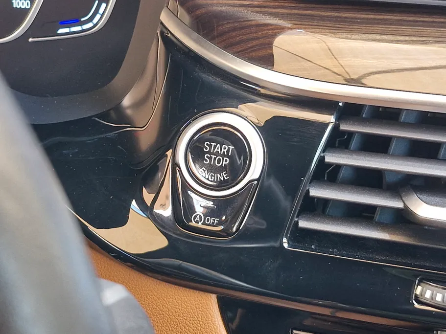 بي ام دبليو الفئة الخامسة 520i 2021 