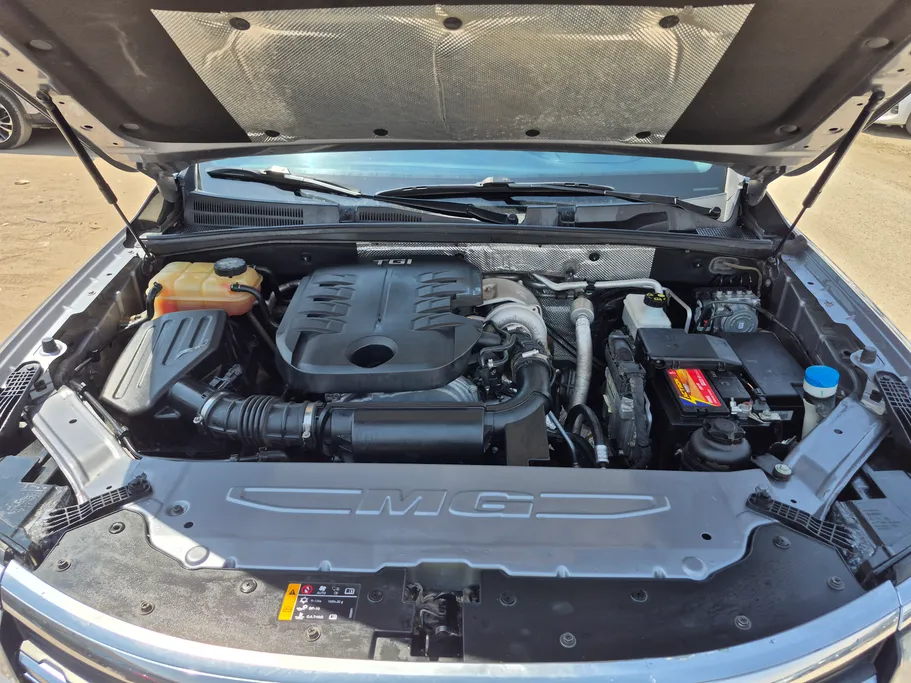 2022 MG RX8 COM 