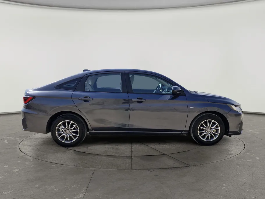 2023 Toyota Yaris  Y 