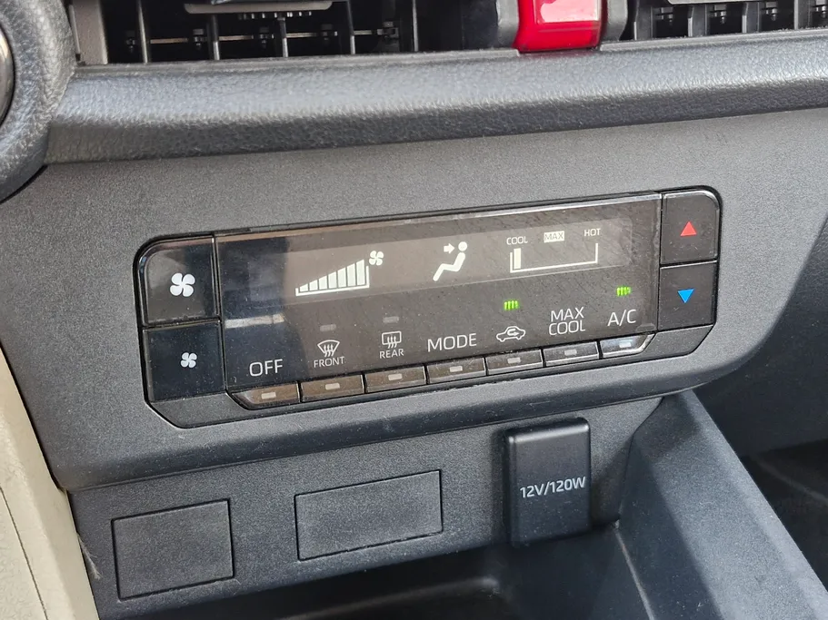 2023 Toyota Yaris  Y 