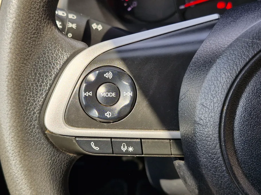 2023 Toyota Yaris  Y 