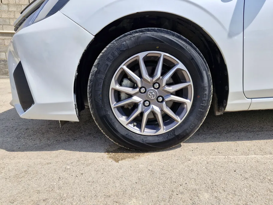 2023 Toyota Yaris  Y 