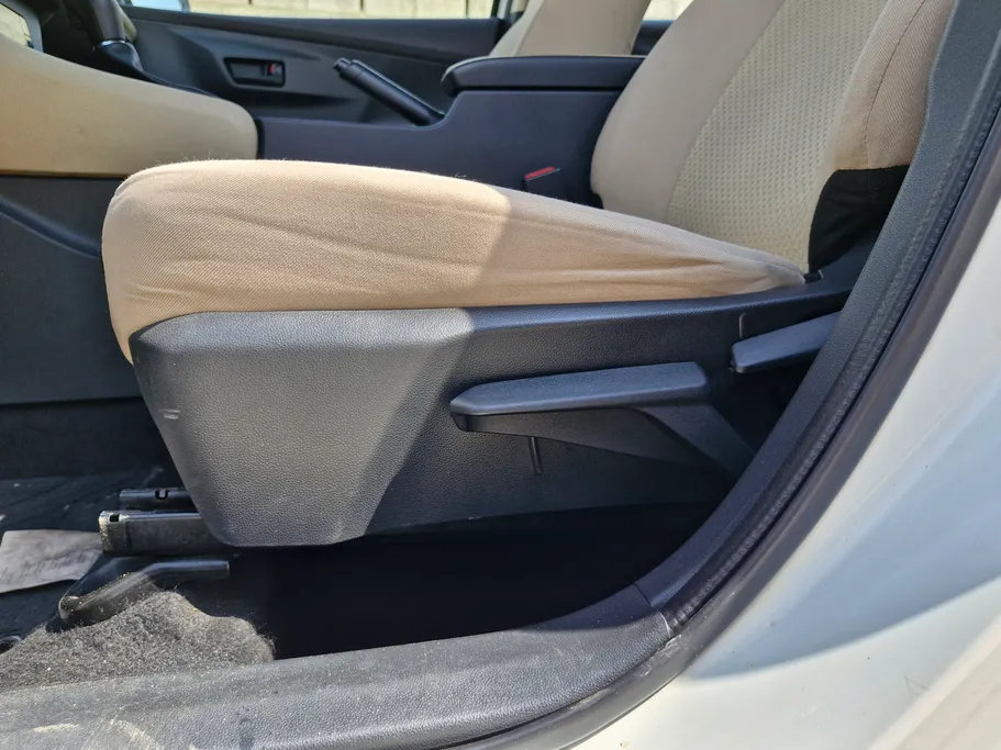 2023 Toyota Yaris  Y 