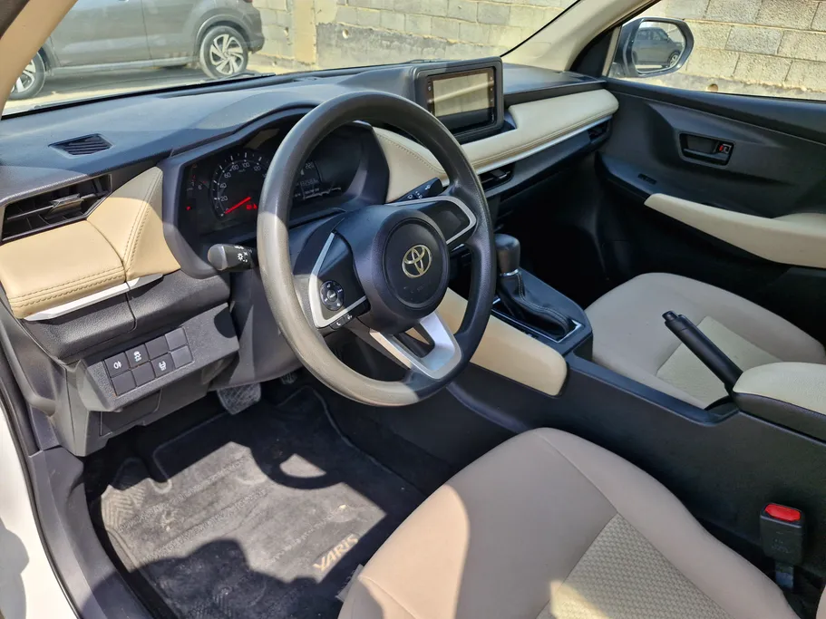 2023 Toyota Yaris  Y 