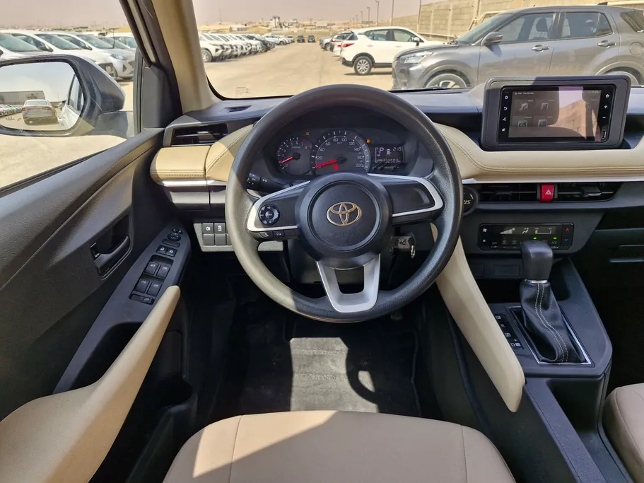 2023 Toyota Yaris  Y 