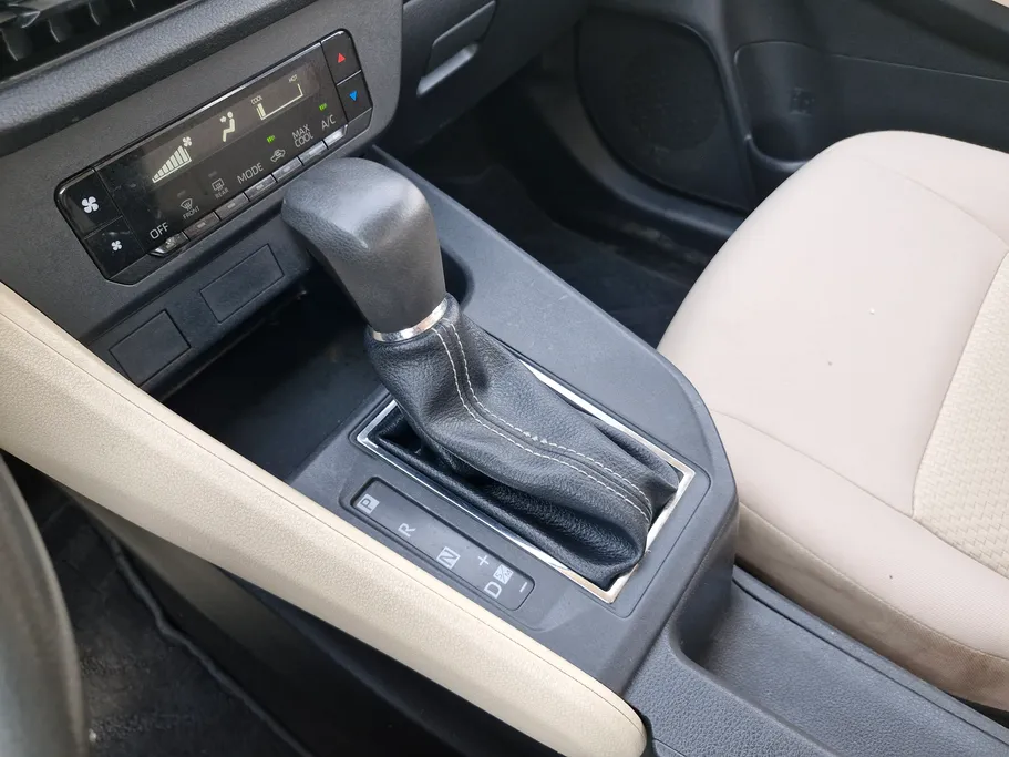 2023 Toyota Yaris  Y 