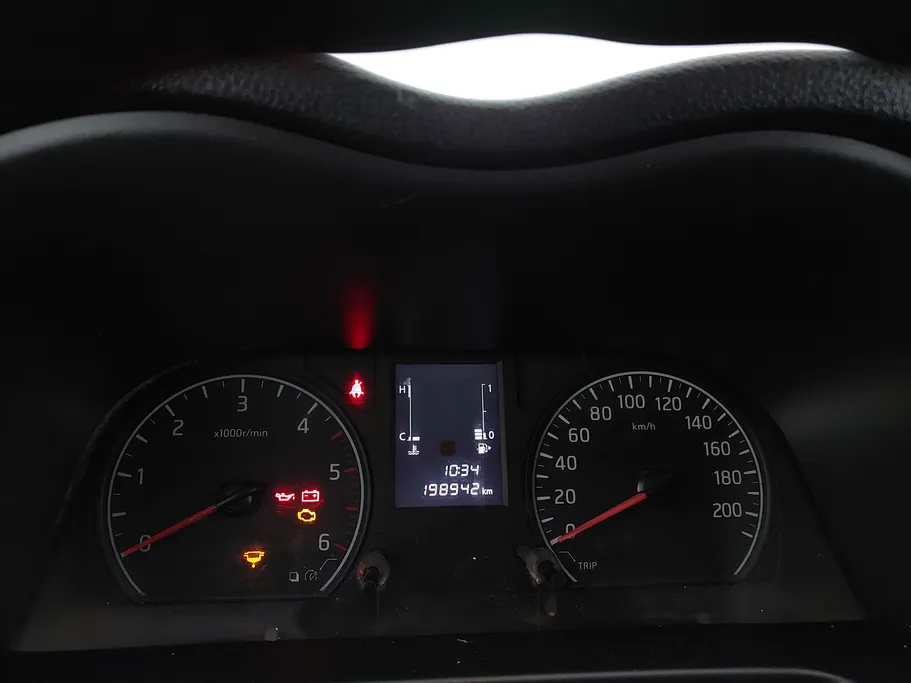 نيسان باص اورفان بضاعة 2021 