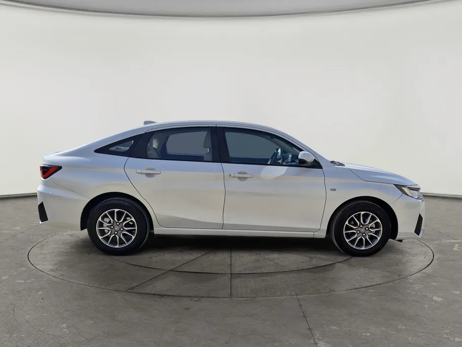 2024 Toyota Yaris  Y 
