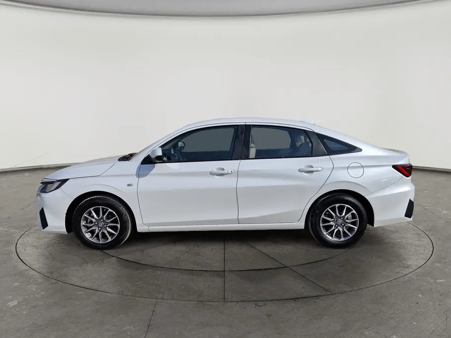 2024 Toyota Yaris  Y 