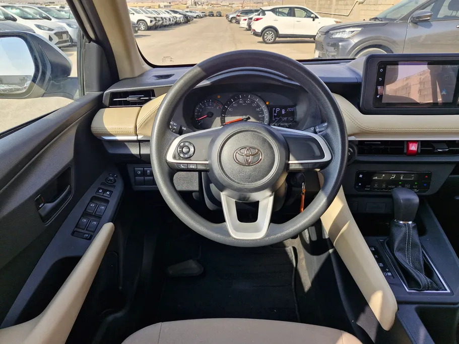 2024 Toyota Yaris  Y 